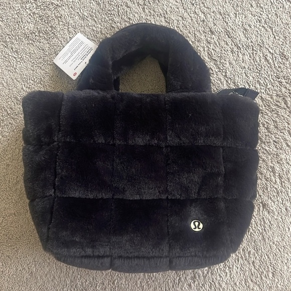 NWT Lululemon Quilted Grid Tote Bag Mini 5L *Plush Fleece - Picture 2 of 7